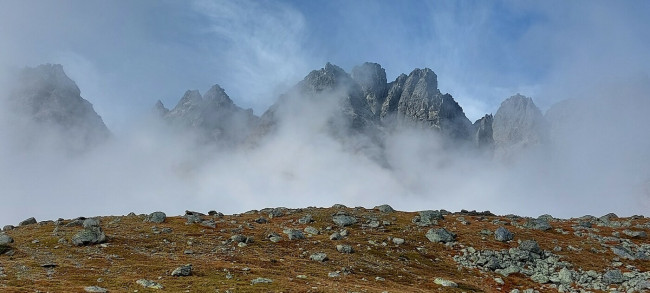 Wolke im Gebirge
